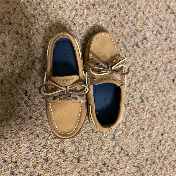 Sperry - Picture 2 of 4